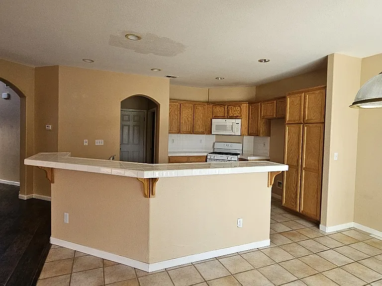 4147 Heirloom Ln — Photo 4