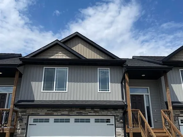 3160 Lampe Ln #B, Coralville, IA 52241