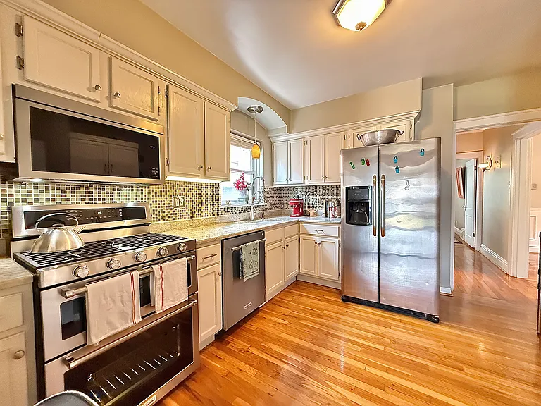 5457 Robert Ave — Photo 22