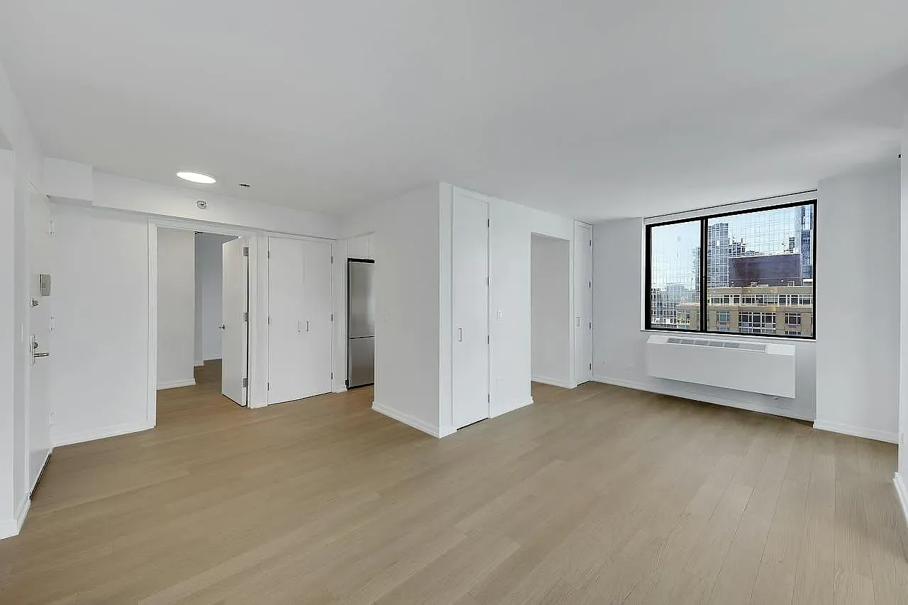 75 W End Ave — Photo 3