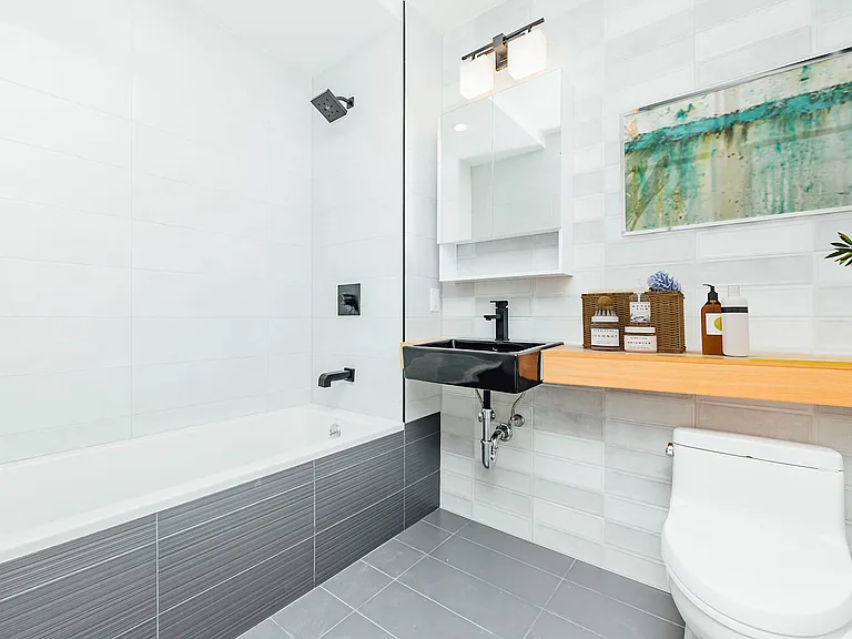 987 Willoughby Ave #5A — Photo 8