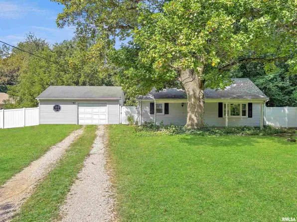 404 Wagner St, Washington, IL 61571