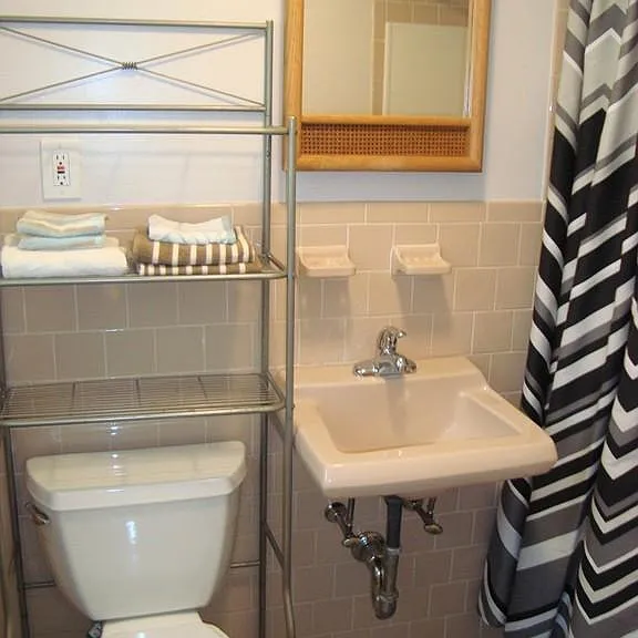 D1 Colonial Dr #4 — Photo 7