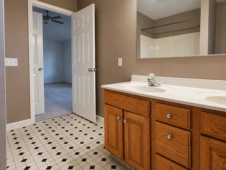 106 Pleasant Dr — Photo 8