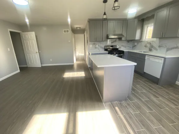 256 Hillcrest St #2F, Staten Island, NY 10312