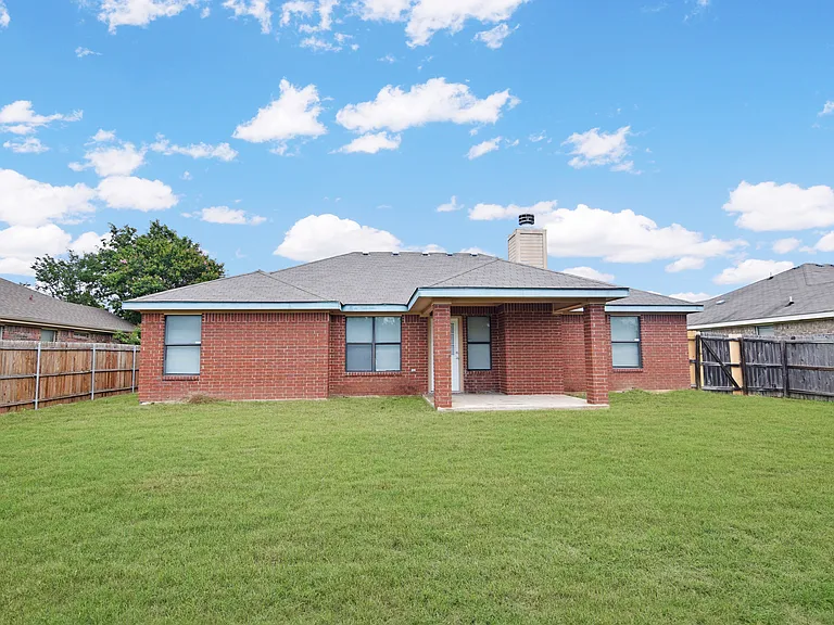 2905 Lindsey Dr — Photo 16
