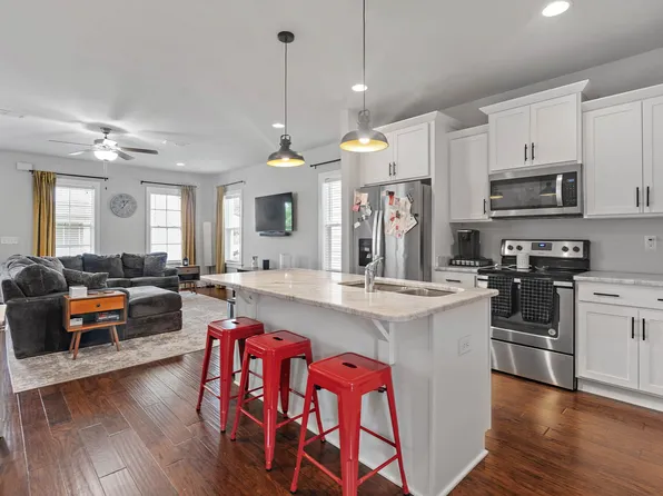 765 Cottage Park Dr, Nashville, TN 37207