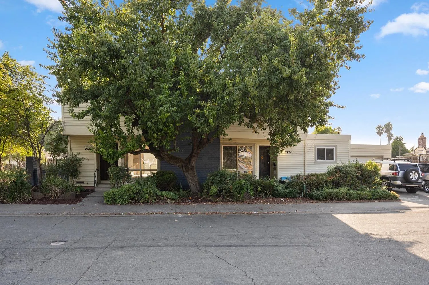 7424 Alma Vista Way photo 1