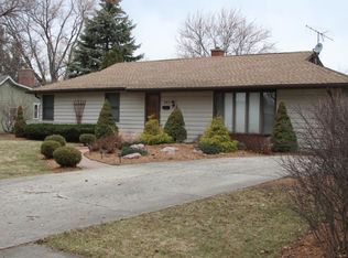 343 Milburn Ave, Crete, IL 60417