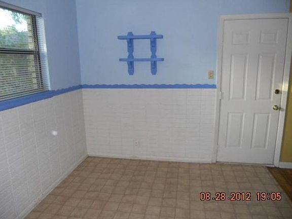 5th image of 3528 Sheridon Dr