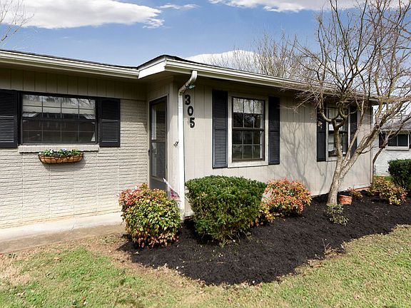 3rd image of 305 Brannon Dr