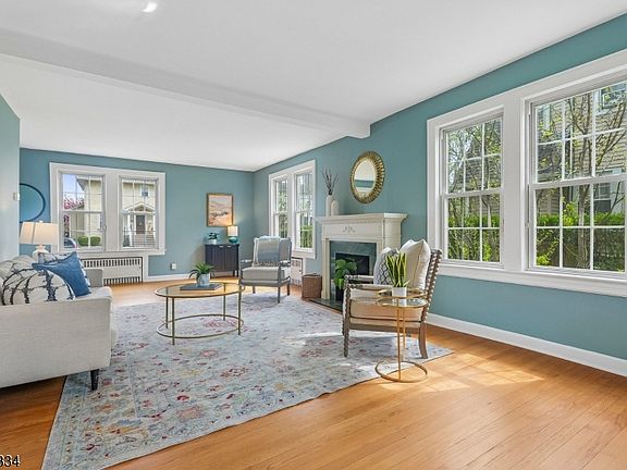 5th image of 519 Prospect St
