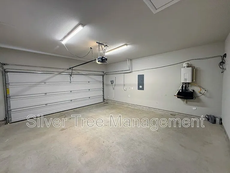 10921 Rockchapel Dr — Photo 36