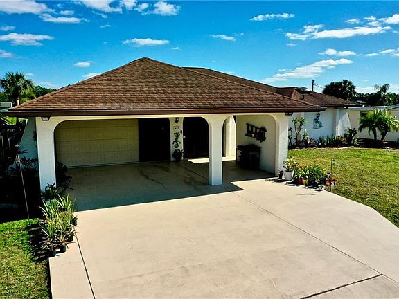 3rd image of 401 W Tarpon Blvd NW