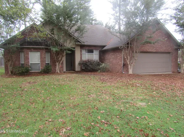 327 Pinewood Ln, Ridgeland, MS 39157