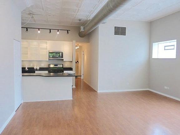 2nd image of 3157 W Augusta Blvd #Storefront