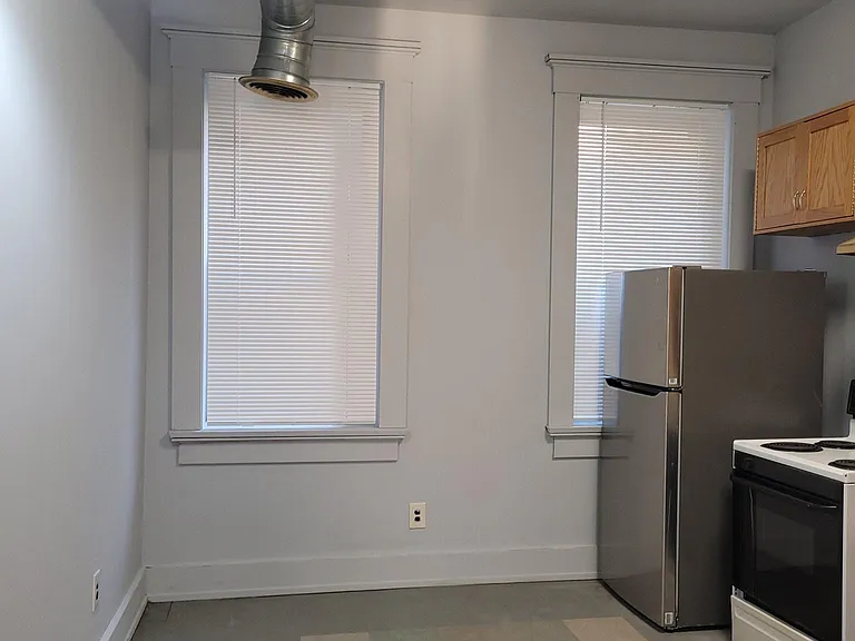 1669 Hamer St #1 — Photo 6