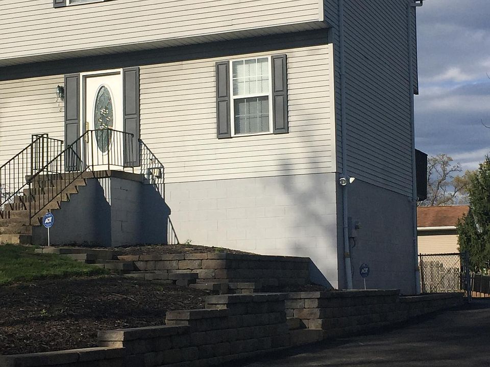 1st image of 218 Opal Dr
