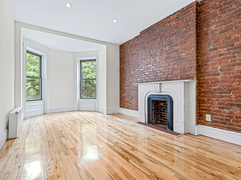151 E 82nd St #3B — Photo 1