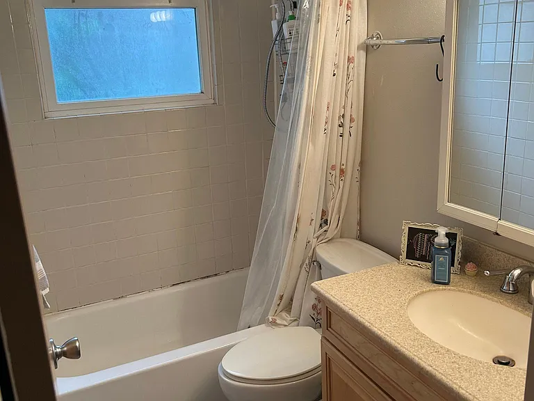 5410 Ivanhoe Pl NE #5 — Photo 8