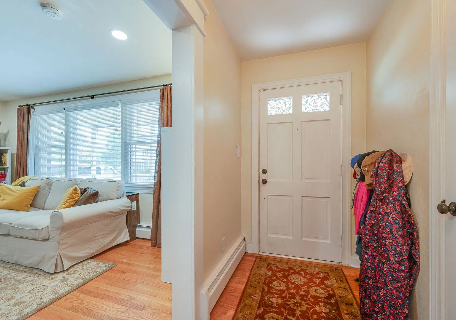 3BR/2BA in Camellia Acres with rear sunroom and Hardwood Floors and a Garage! — Photo 3