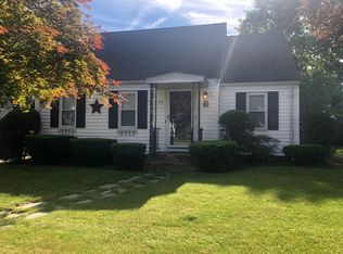 129 Roslyn Ave, Cranston, RI 02910