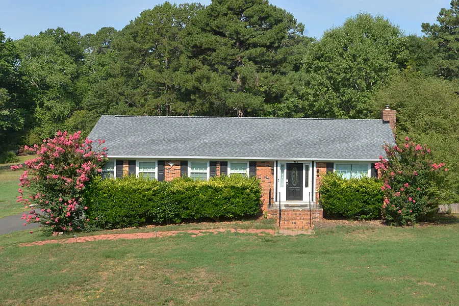 916 Sandlewood Dr