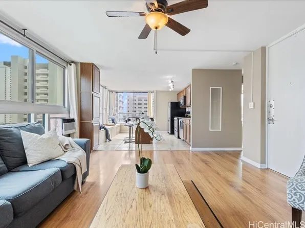 2421 Tusitala St APT 1604, Honolulu, HI 96815
