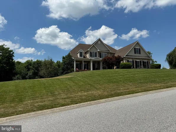 25 Hunters Chase, Etters, PA 17319