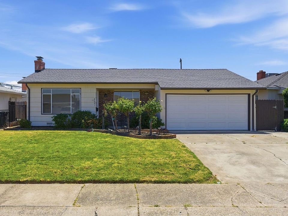 1st image of 2621 Fernandez Dr