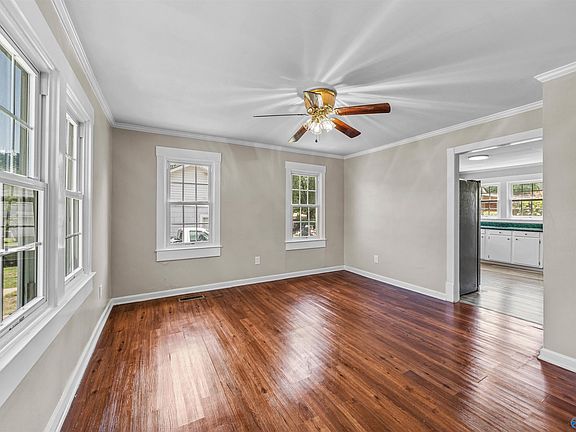 5th image of 302 9th St NW