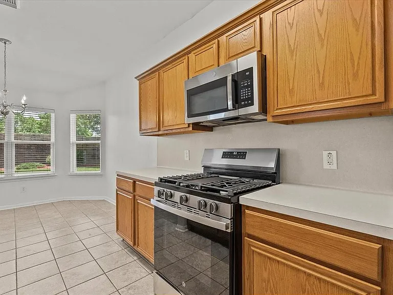 202 Pebble Walk Ln — Photo 12