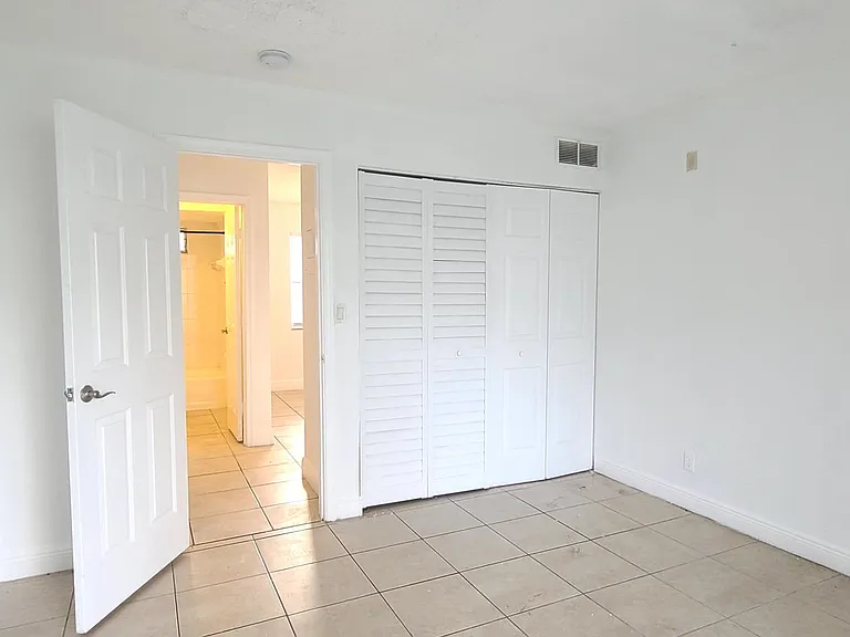 4251 NW 5th St #109B — Photo 6