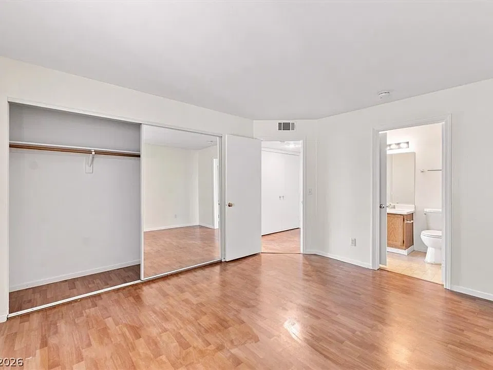 8450 Alta Dr #105