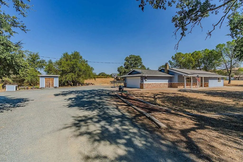 8234 Rosalie Ln photo 1