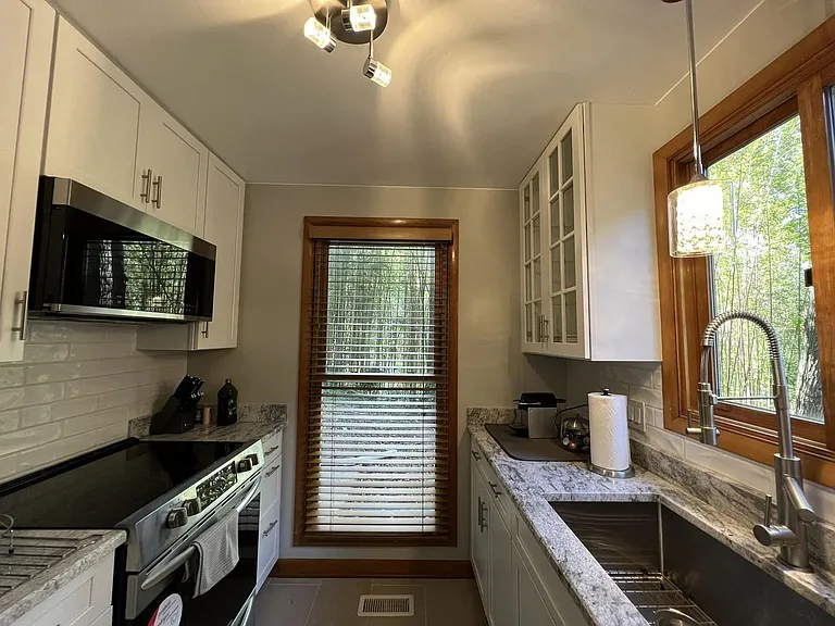5729 Stoneway Trl — Photo 11