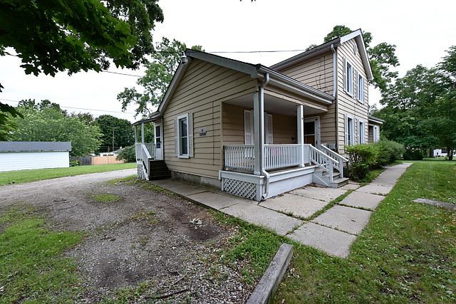 1st image of 2040 Ezra Ave
