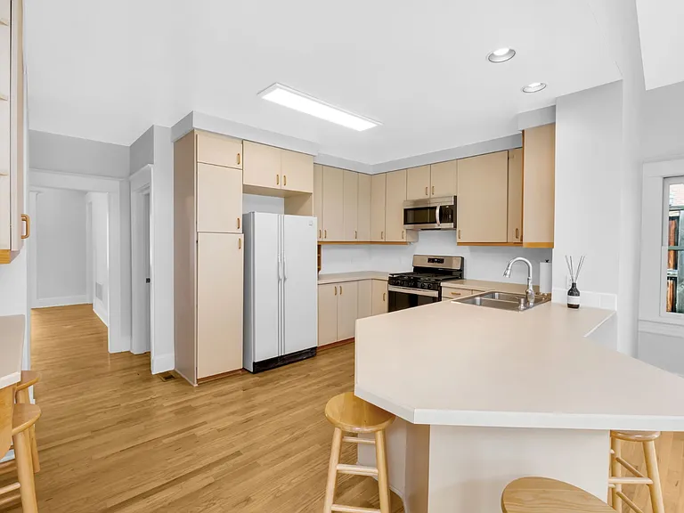 1036 S Race St — Photo 6
