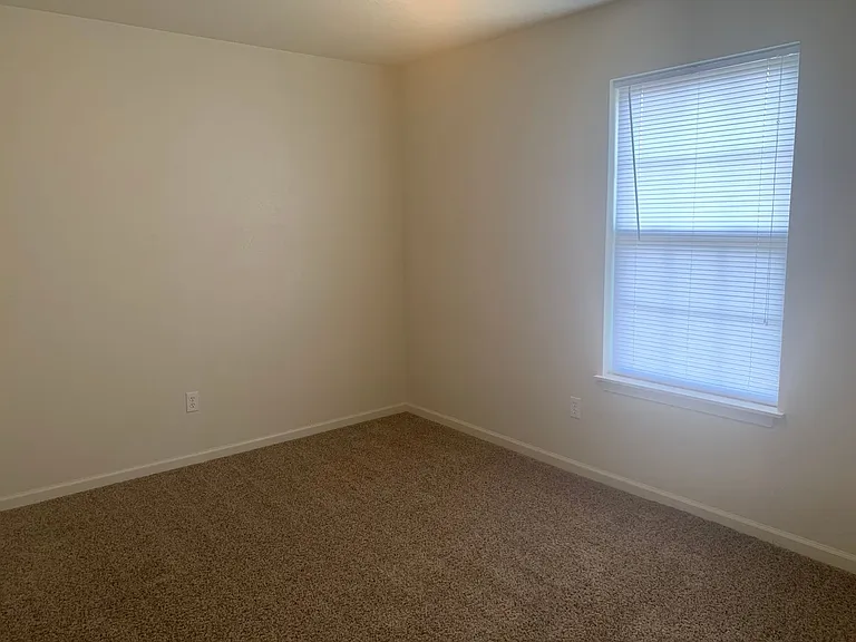 21049 Homer St — Photo 15