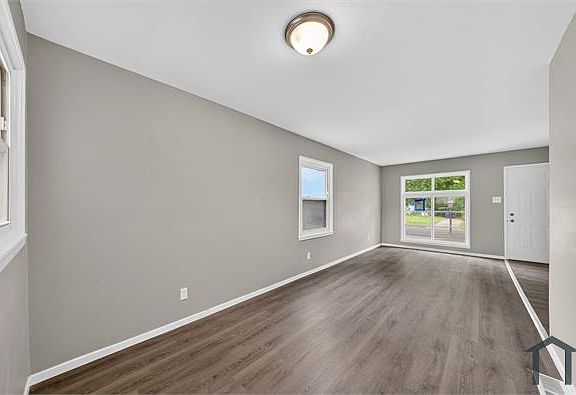 5th image of 416 Crawford Rd