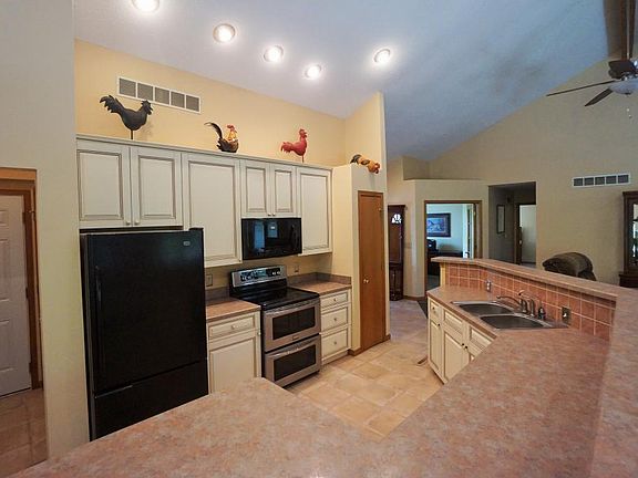 4th image of 1273 Highridge Ct