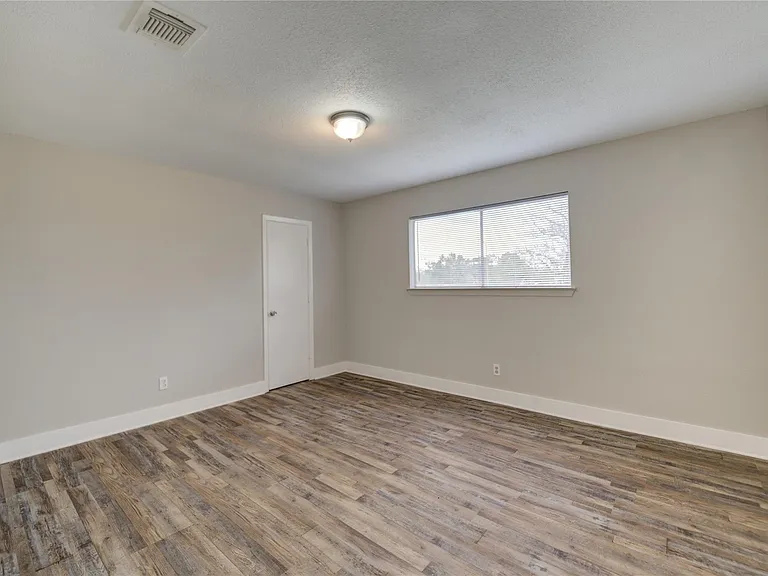 6603 1/2 Narcissus St — Photo 16