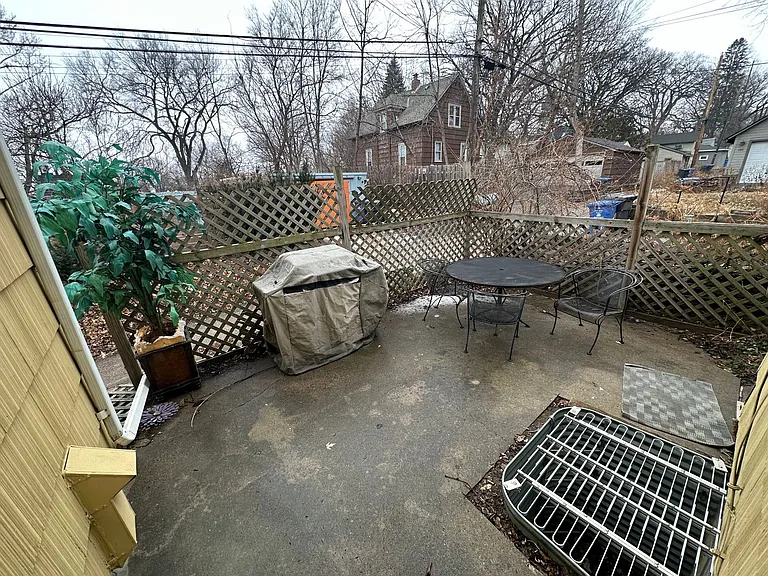 1915 Sharon Ave SE — Photo 18