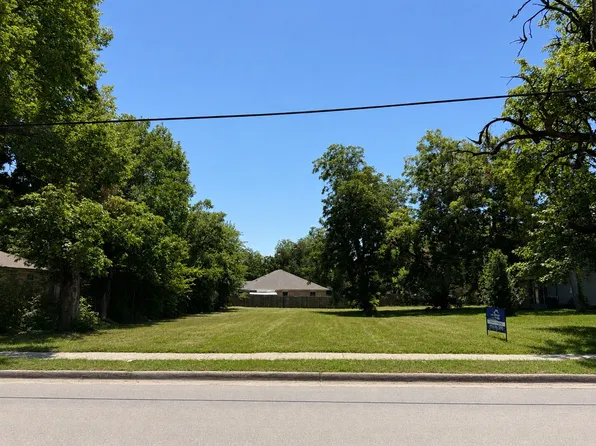 3915 Moulton St, Greenville, TX 75401