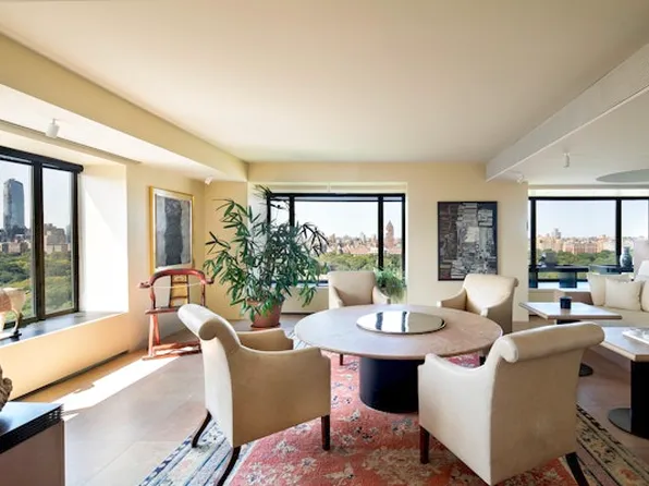 980 Fifth Avenue image 2 of 23