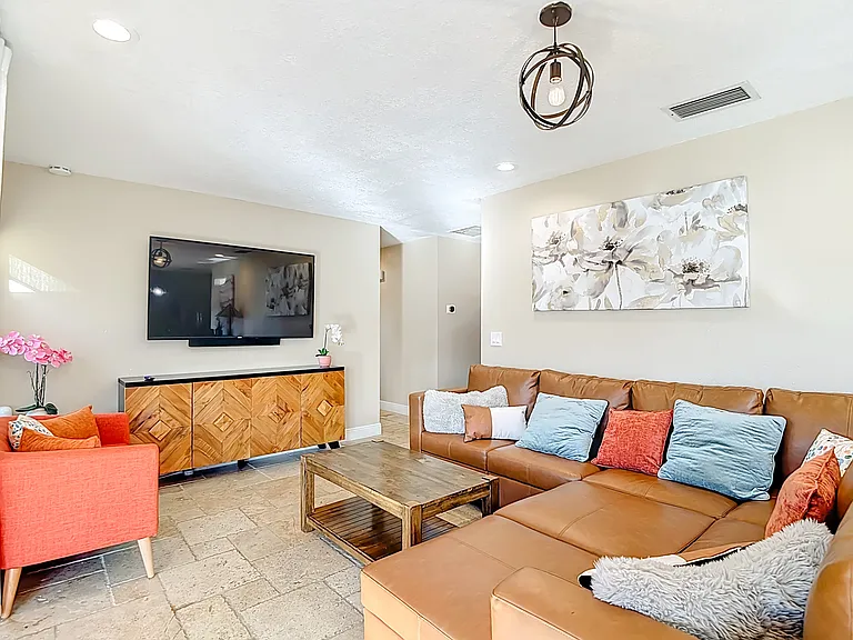 17208 Orangewood Dr — Photo 10