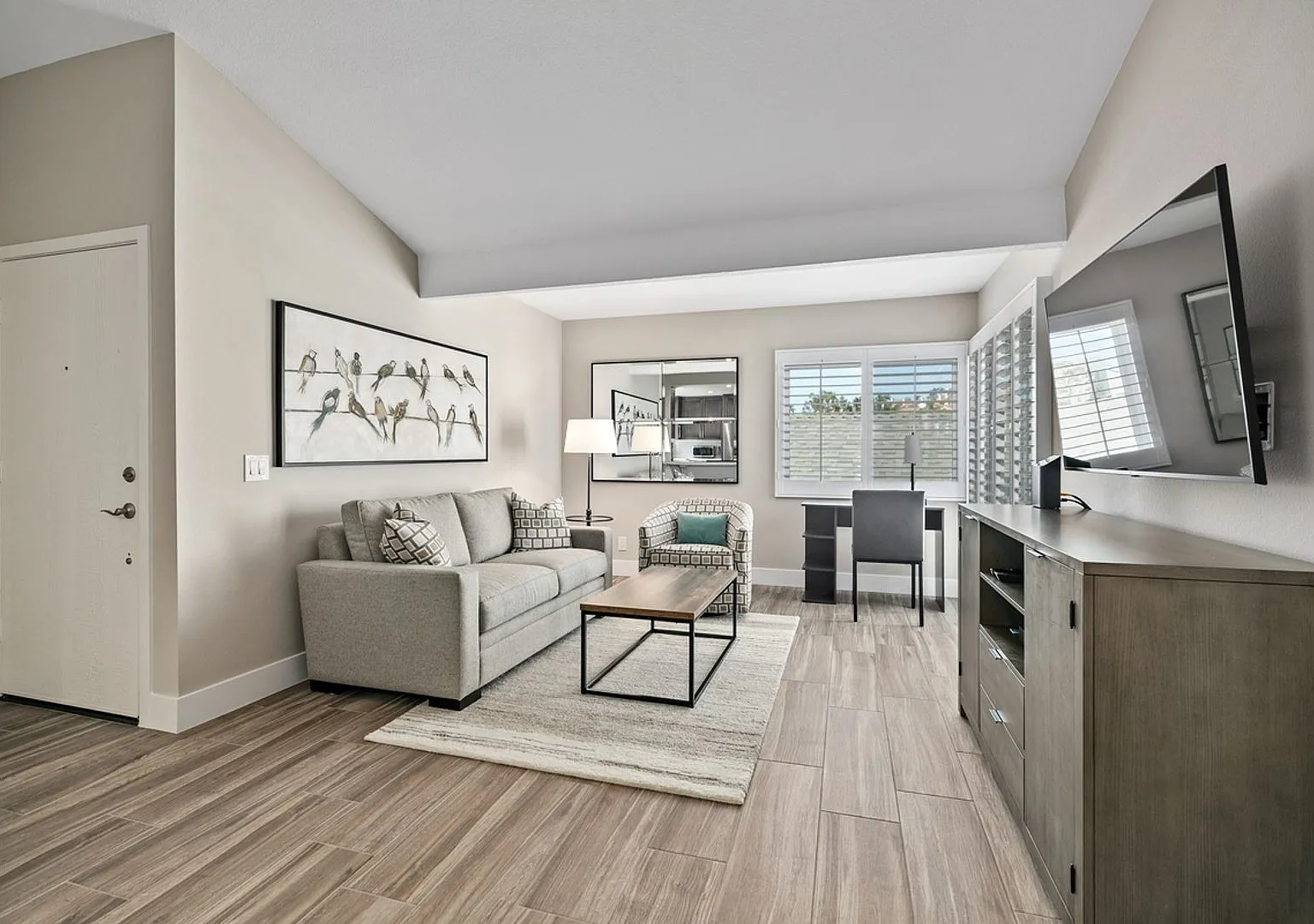 Beautifully Upgraded Furnished Condo Steps From The Beach! — Photo 3