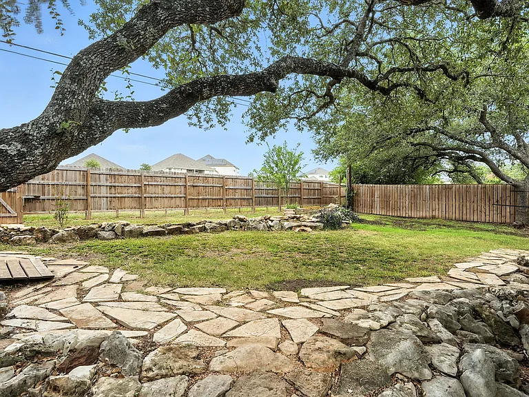 19415 Encino Smt — Photo 16