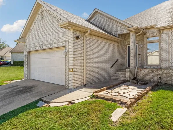 6179 W Milliken Bnd, Fayetteville, AR 72704