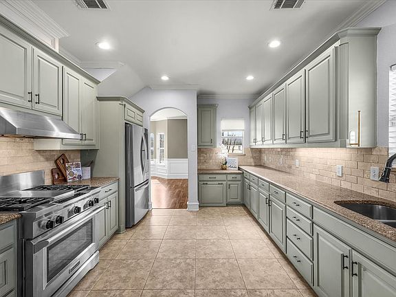 4th image of 1105 Reata Dr